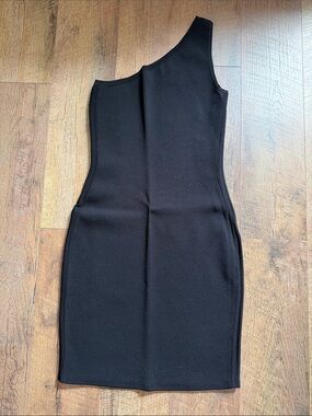 Diane Von Furstenberg One-Shoulder Black Sheath Dress